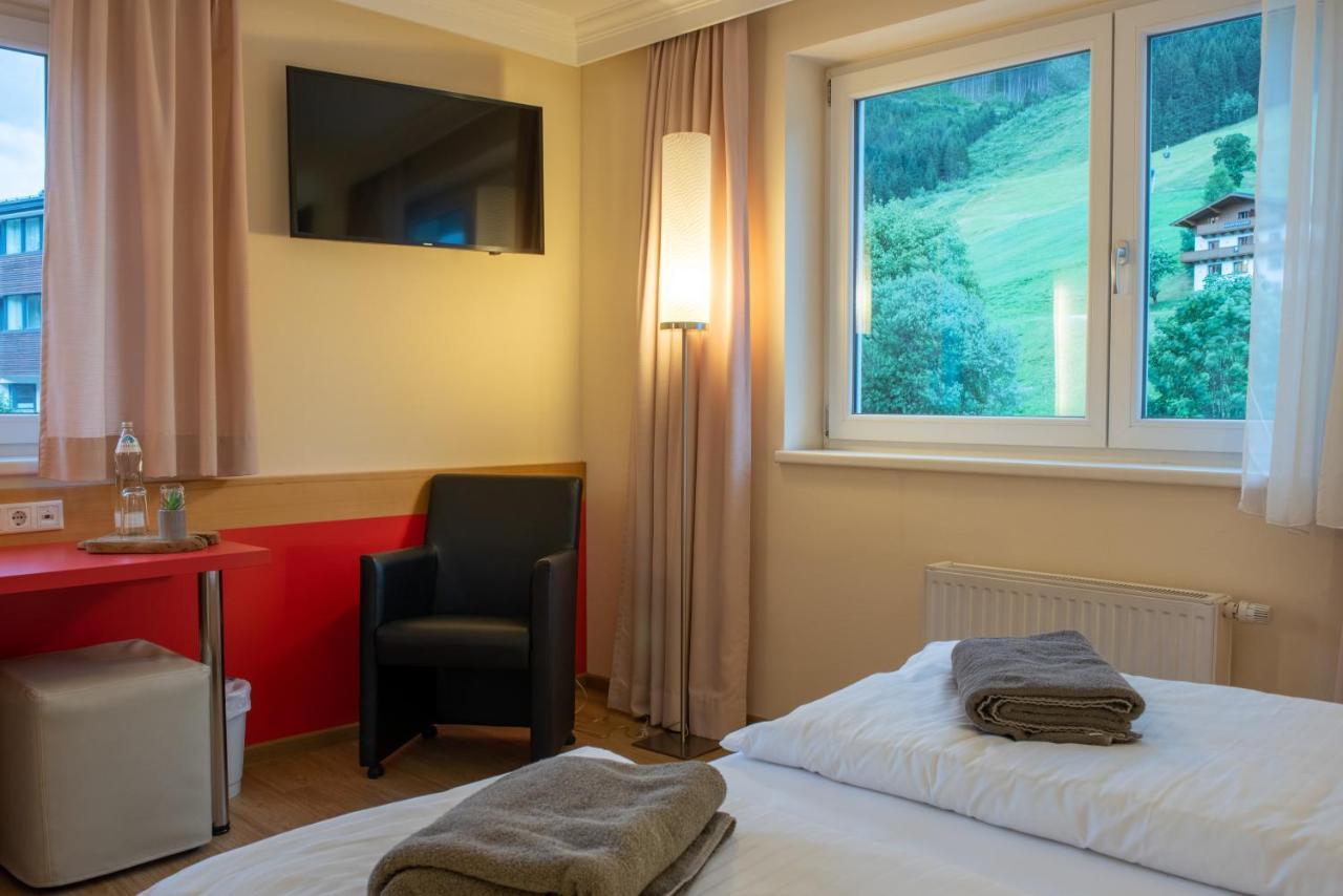 Hotel Auwirt Zentrum Saalbach-Hinterglemm Exteriér fotografie