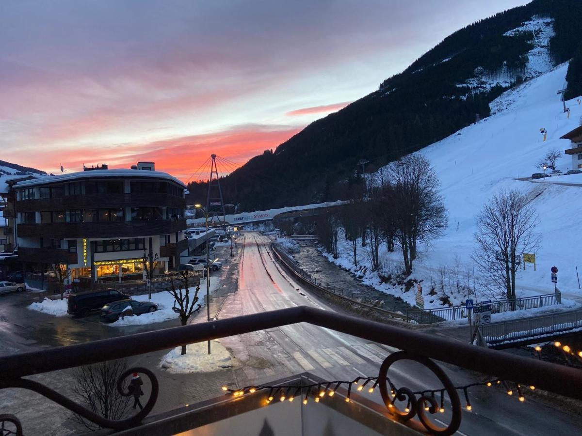 Hotel Auwirt Zentrum Saalbach-Hinterglemm Exteriér fotografie